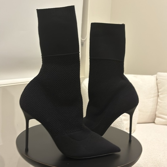 Burberry sock boots - Picture 2 of 3